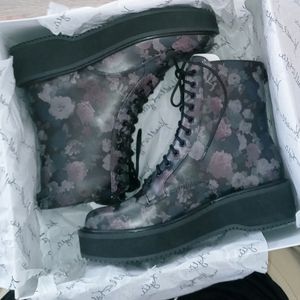 New Kendall + Kylie Floral Combat Boots Woman's 6